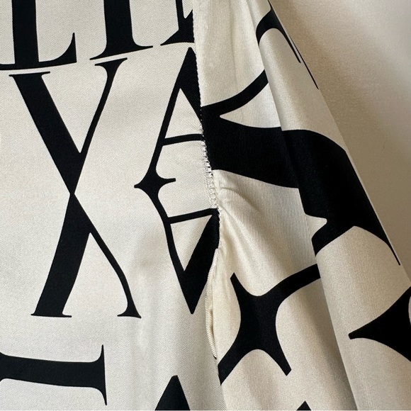 Vintage Valentino! Logomania black and white Blouse with detached tie/scarf - Picture 8 of 12